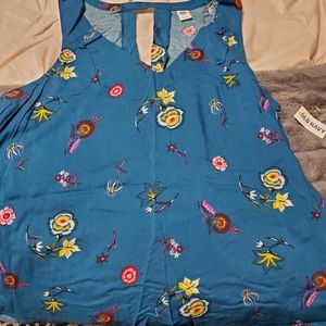 Women's Sleeveless Old Navy blouse